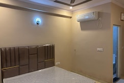 Hotel Signature Village Guest House, Delhi