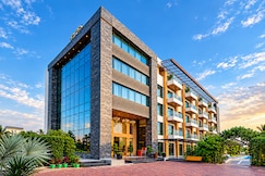 Skyline Resort & Convention Center, Indore