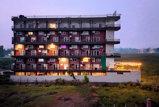 Ganga Army House Retreat with River Mountains view