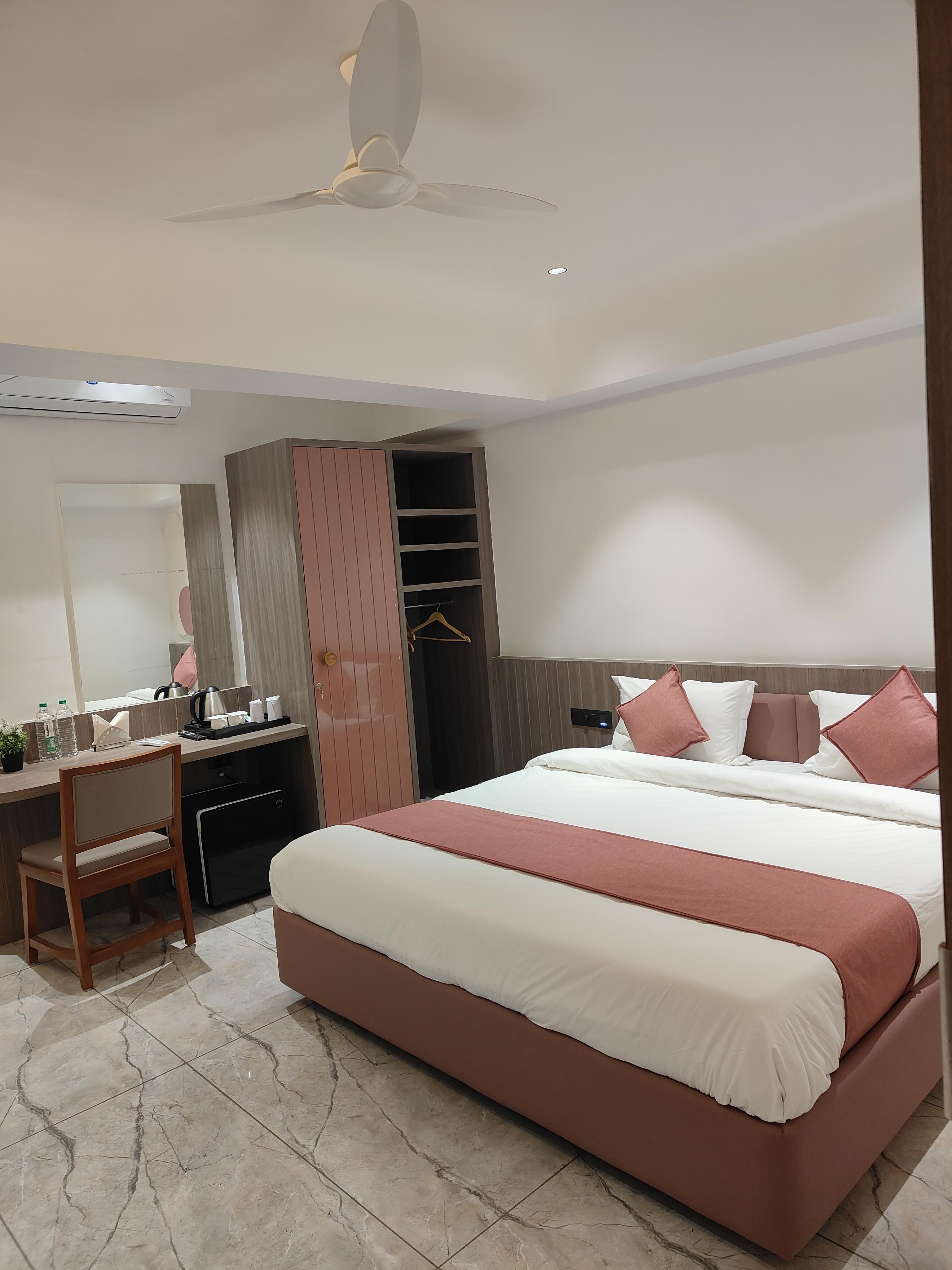 Hotel The Grand View,Gandhinagar - Tap to explore photos