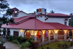 NAVARATHNA INTERNATIONAL RESORT, Belur