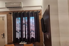 Sri Jayaganga Lodge, Devanhalli