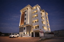 Shri Devi Mookambika Apart-Hotel, Baindur
