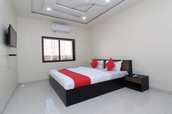 Hotel O Shiv Shahi The Leaf Lodging, Chhatrapati Sambhajinagar