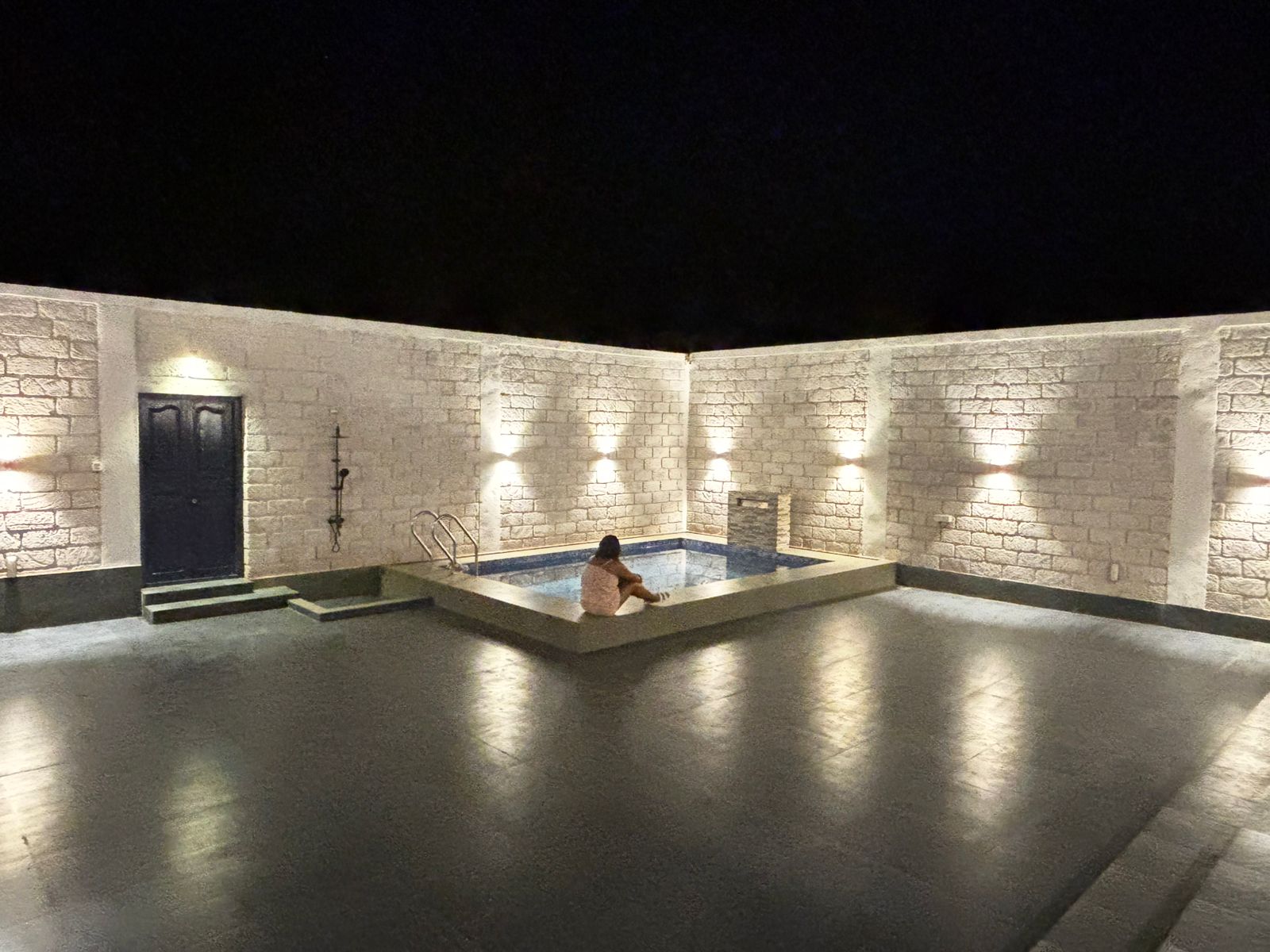 Casa Oceanus - Pool View Room - Ganpatipule 4