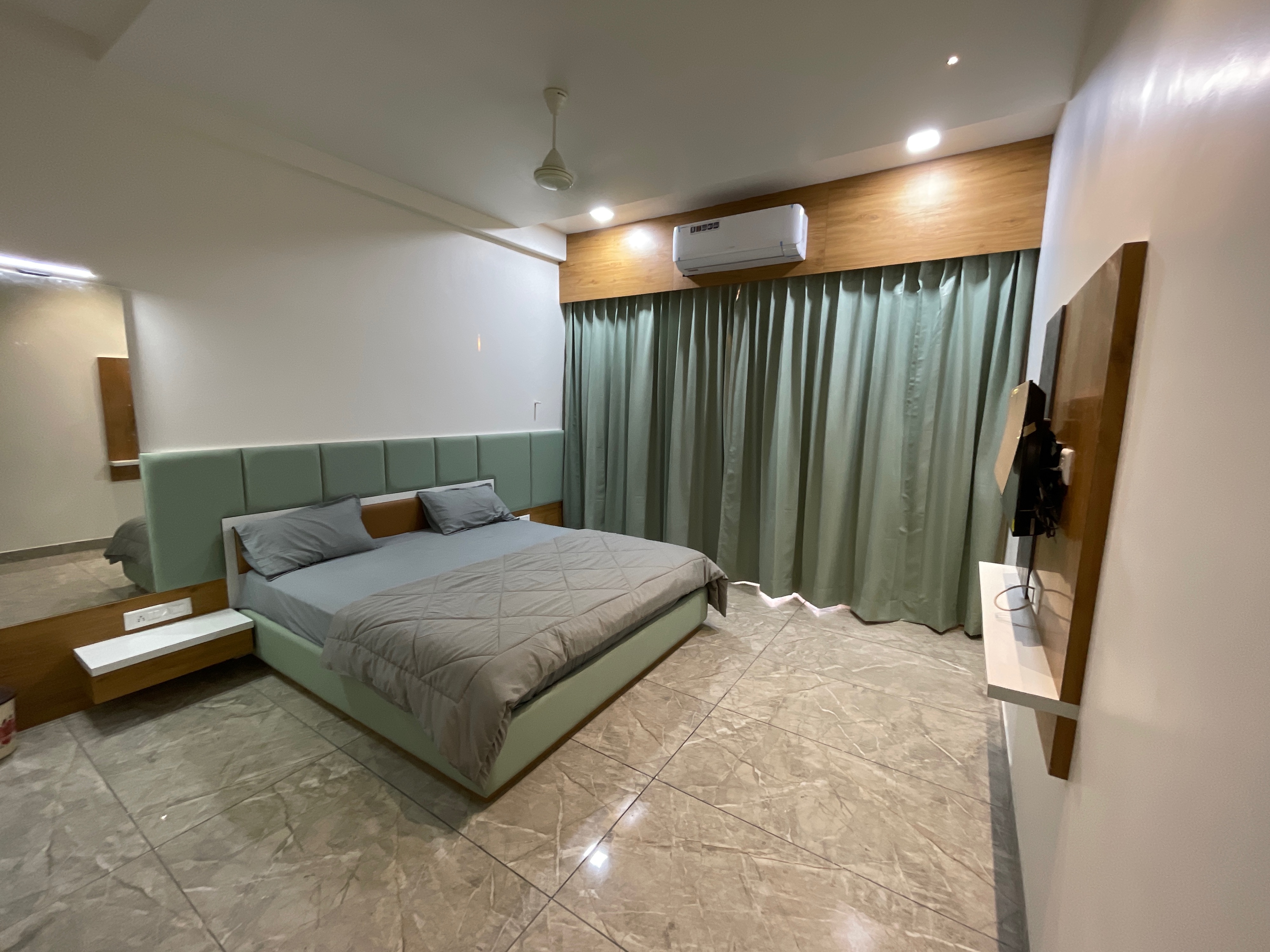 HOTEL NILKANTH PALAC - Tap to explore photos