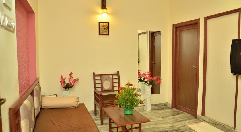 Aryaman Service Appartments - Tap to explore photos