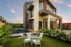 The Weekend Club, Lonavala
