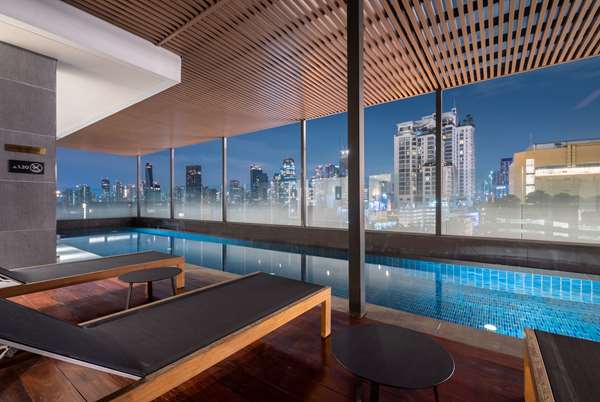 Wyndham Garden Bangkok Sukhumvit 42 - Tap to explore photos