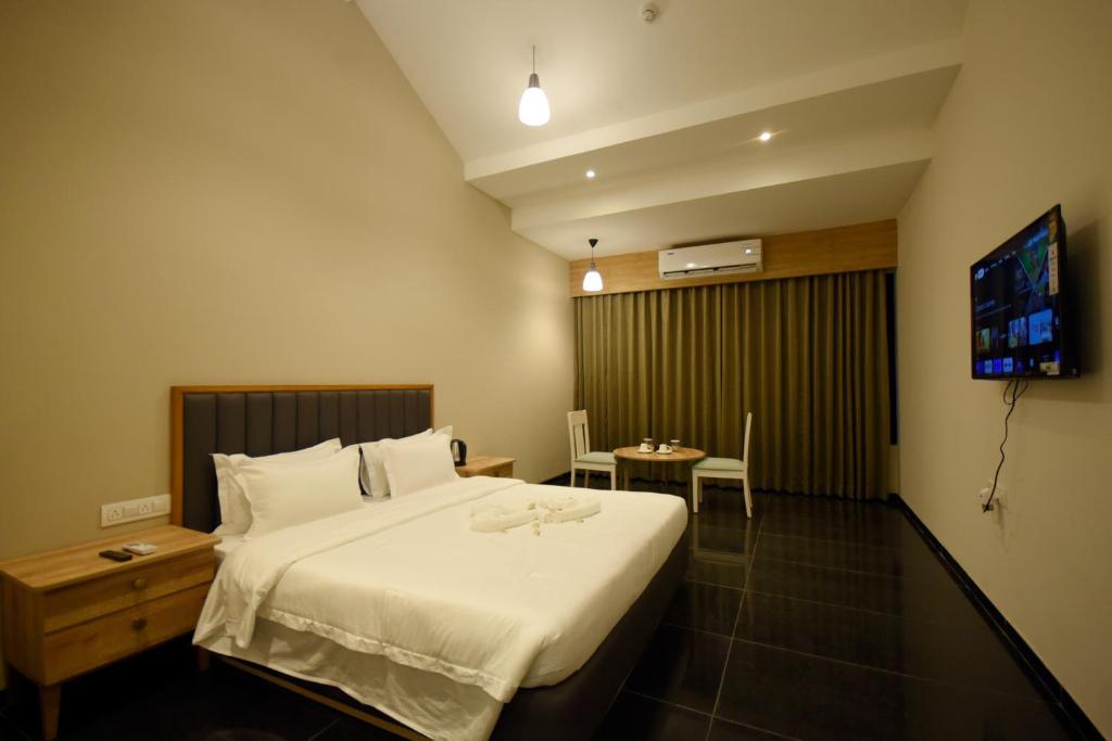 Daman Club - Tap to explore photos