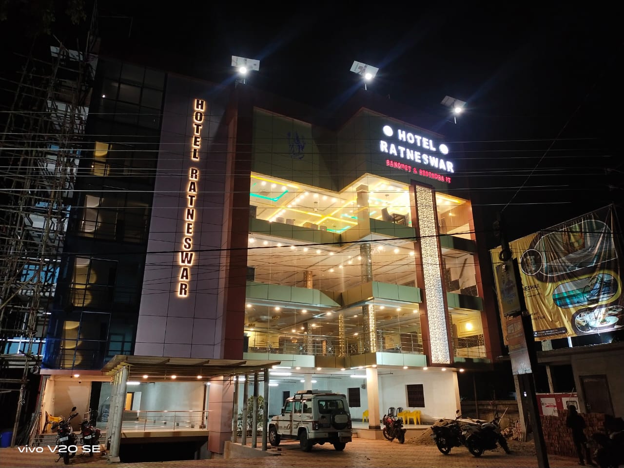 Hotel Ratneshwar - Tap to explore photos