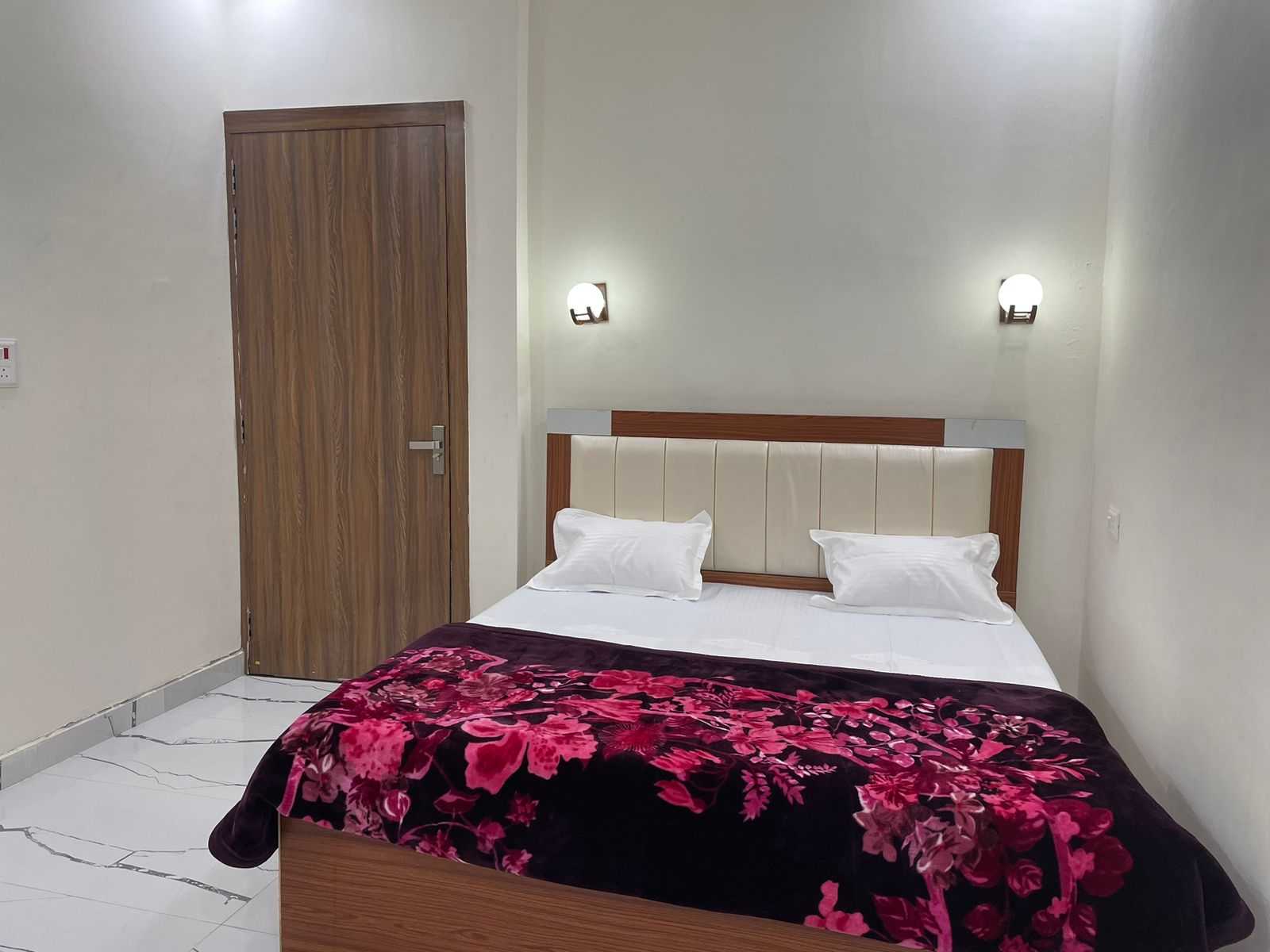 Hotel O Heaven Inn Guest House & Restro - Tap to explore photos