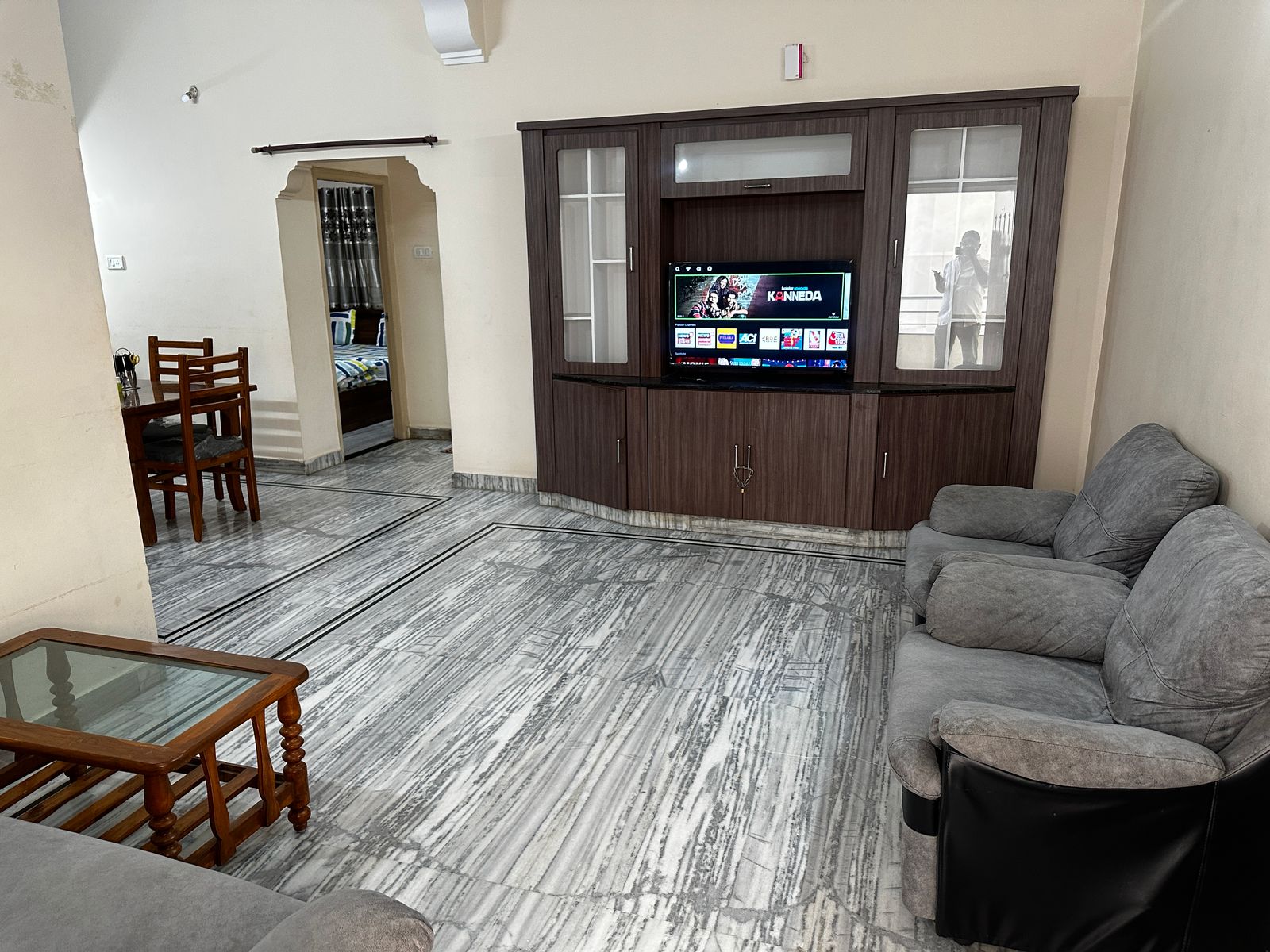 Servo Stay IDLP Fully Furnished Entire 6BHK - Tap to explore photos