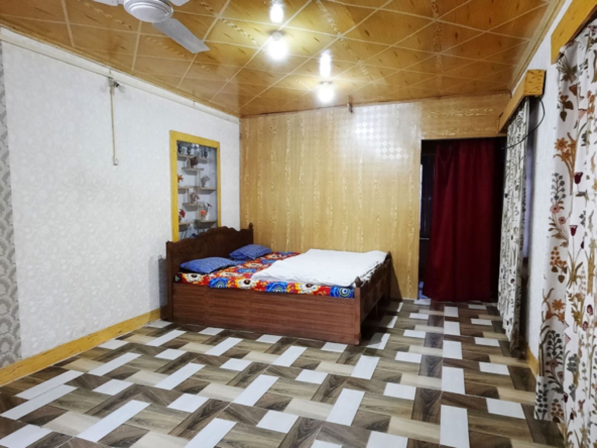Lassa Bhat Guest House - Tap to explore photos