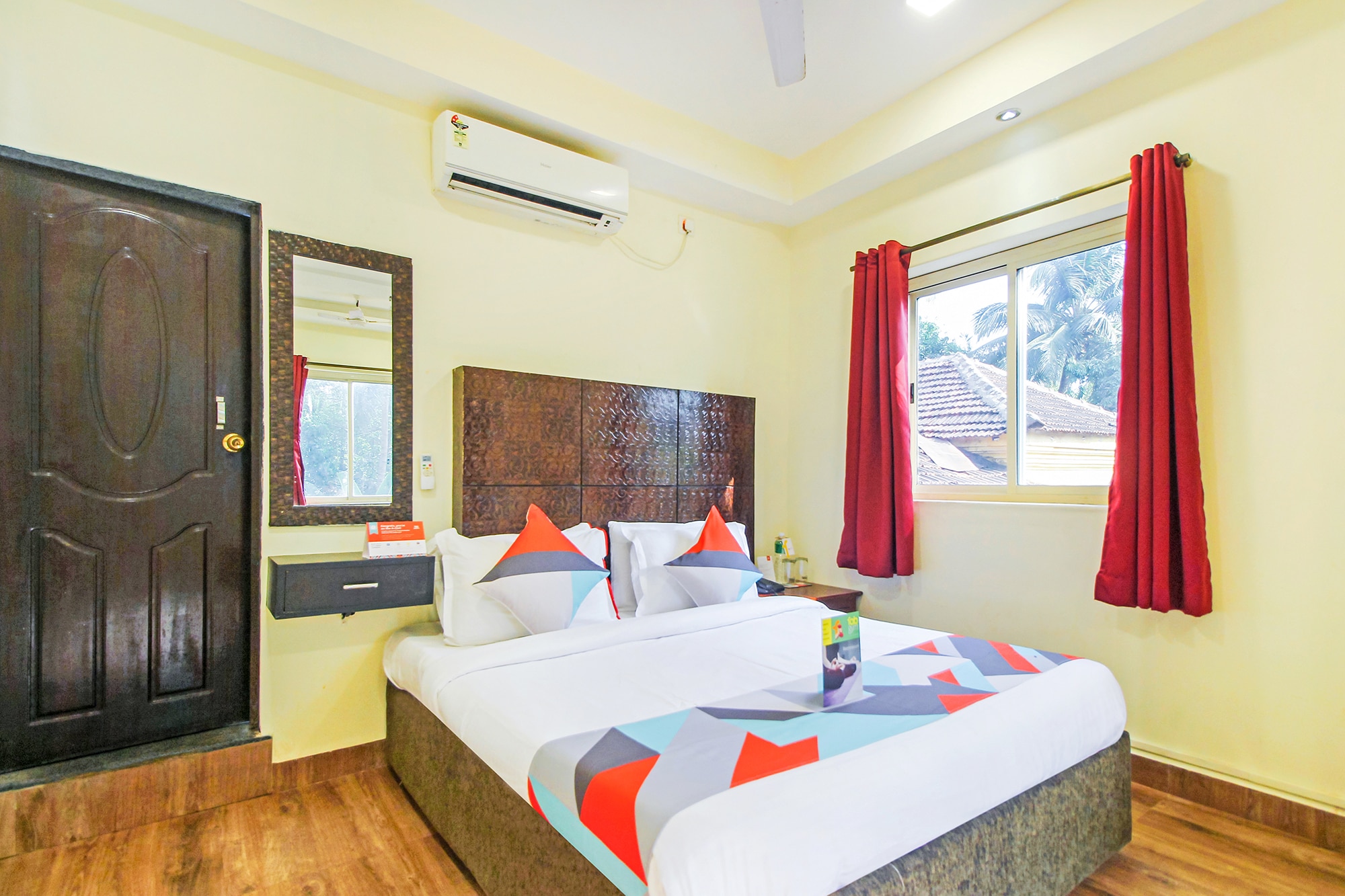 FabHotel Golden Nest Deluxe - Nr. Calangute Beach - Tap to explore photos