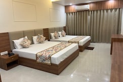 Tilak Hotel, Harda, Khandwa