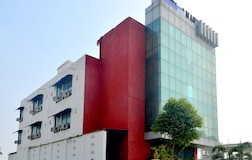 Deluxe Room, Local Id Accepted, 10 Percent Off On Food Bill.