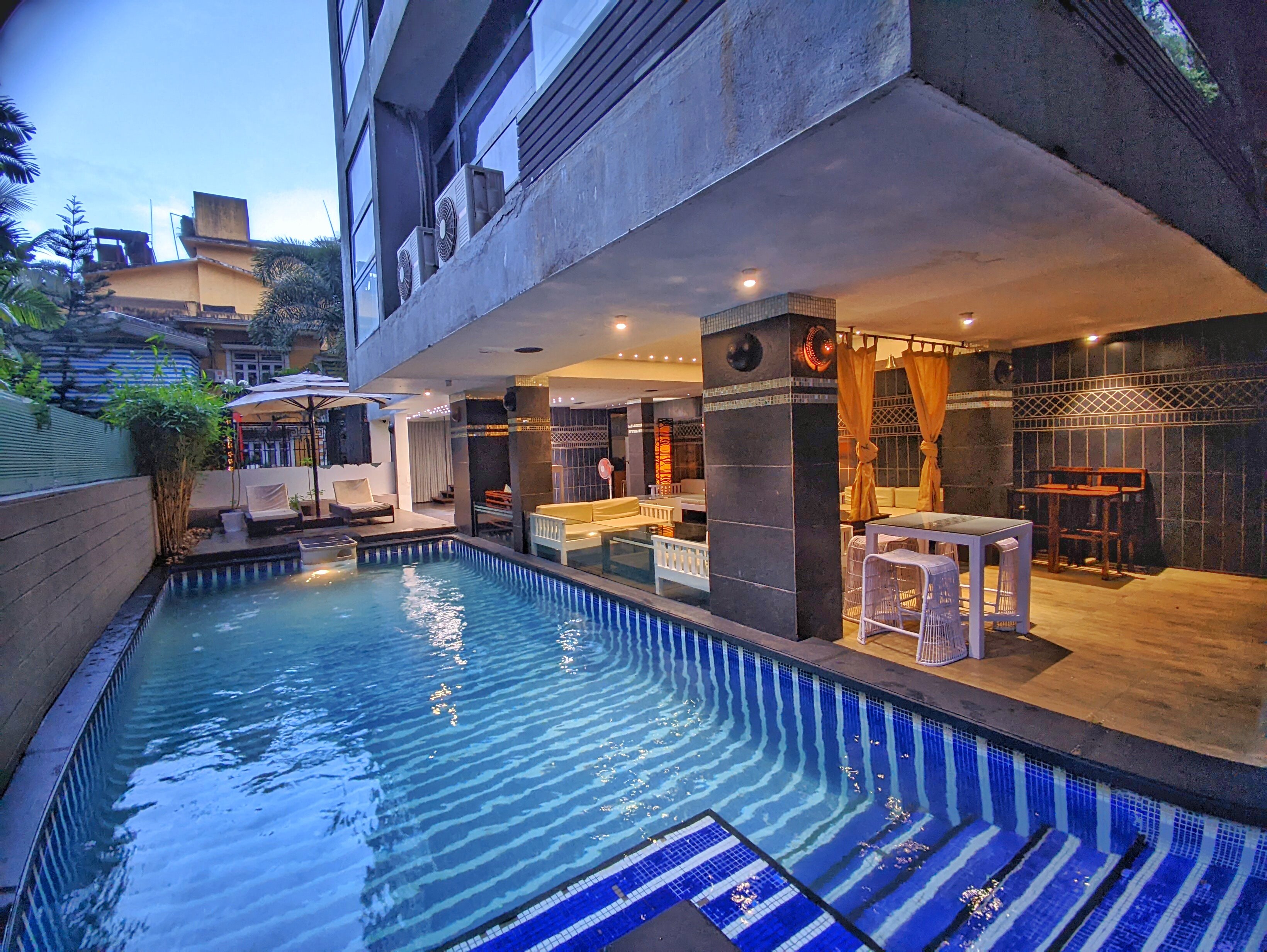 Localvibe - 8 bedroom private pool villa in Candolim - Tap to explore photos