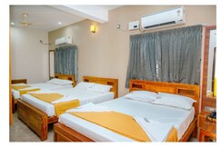 Sree Kumaran Grand, Thiruchendur