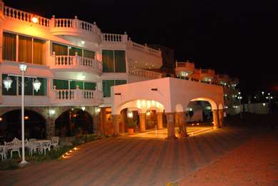 Best Western Toluca - Tap to explore photos