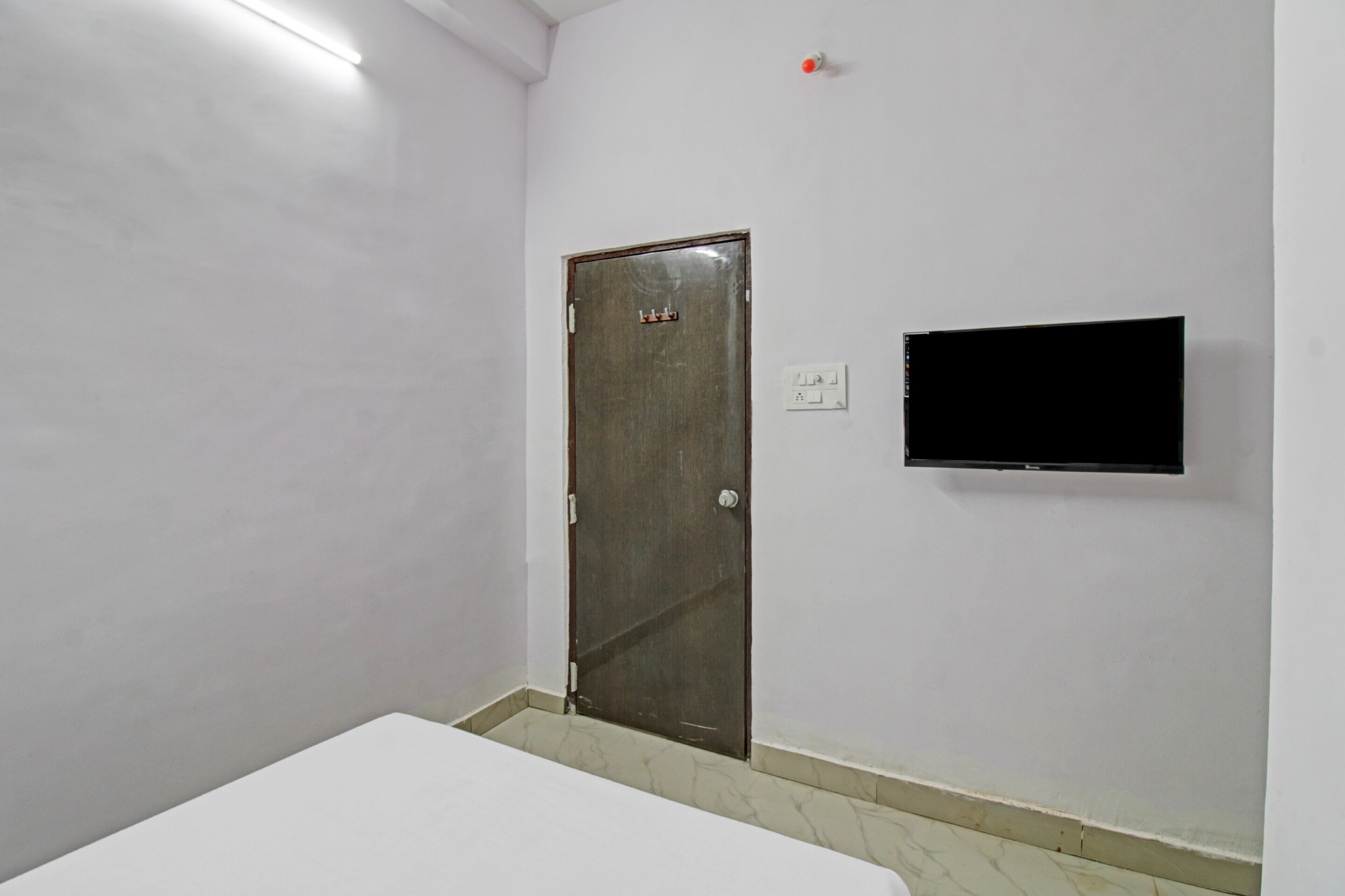 Hotel O Rahul Service Apartment - Tap to explore photos
