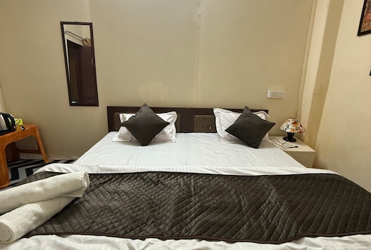 Madho Kutumb Hostel Ganga