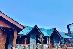 Springwood Cottage | Entire 2BHK | Onsite Parking, Manali