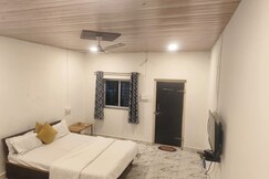 Tranquil Haven 1 BHK with Pool Nature Getaway, Lonavala