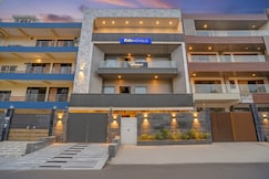 FabHotel Moonlit, Noida