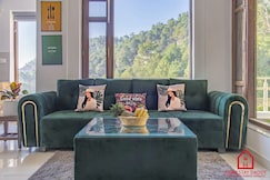 NORVILLE-Colorful Home- by homestay daddy, Kasauli