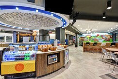 Tru by Hilton Richmond, Garrard