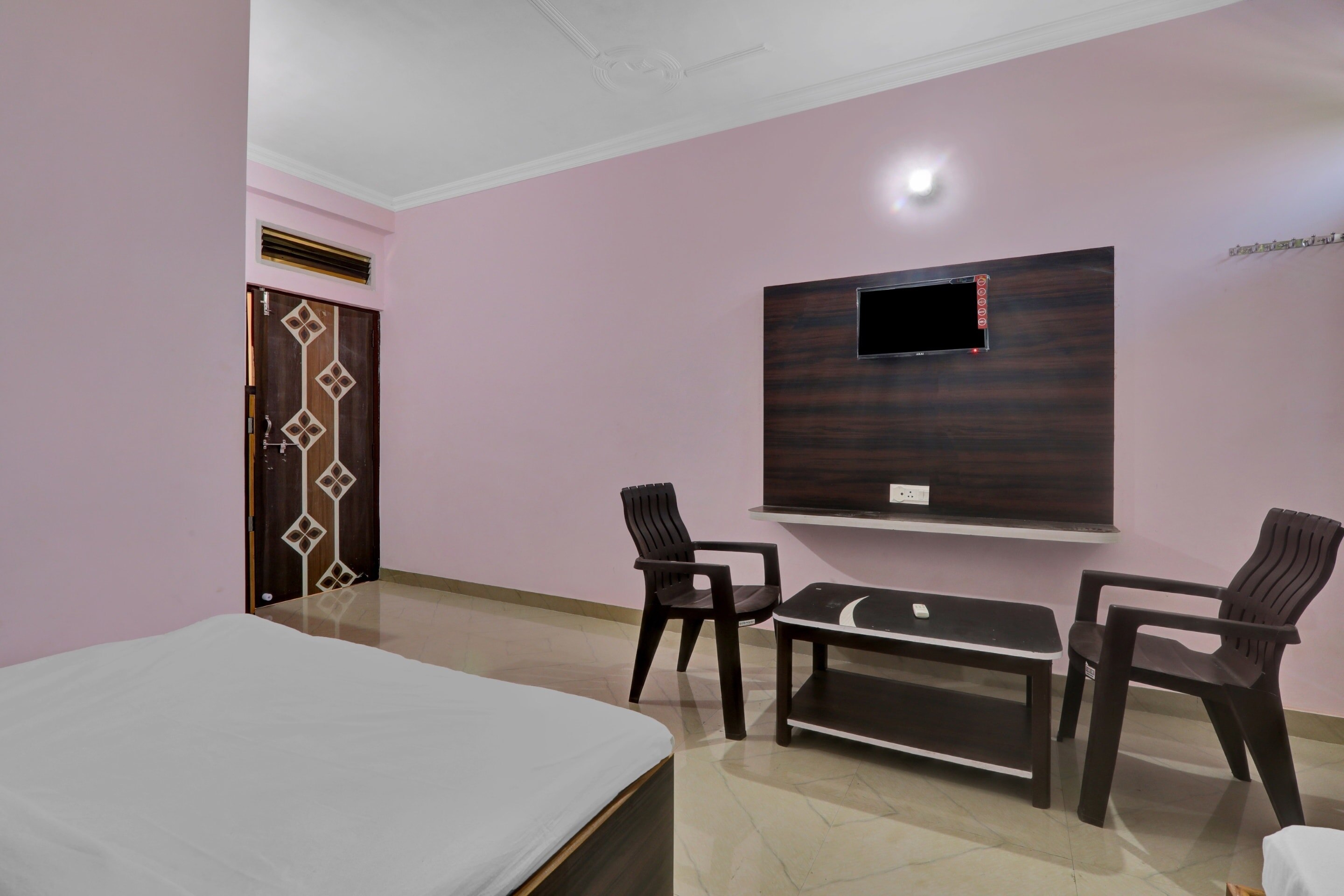Hotel O Vidyapeeth Road formerly Shree Kashi Inn - Tap to explore photos