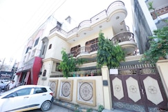 KAPOOR'S, Varanasi