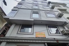 RADHEY KRISHNA PAYING GUEST HOUSE, Mirzapur