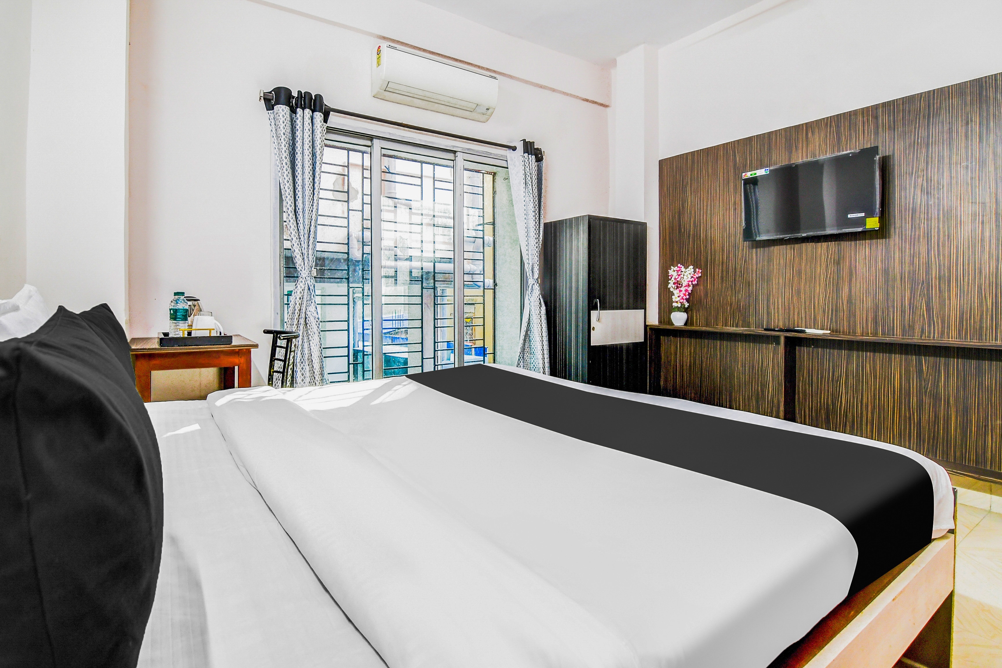 Super Hotel O Jessore Road Kolkata formerly Skyline Serenity - Tap to explore photos