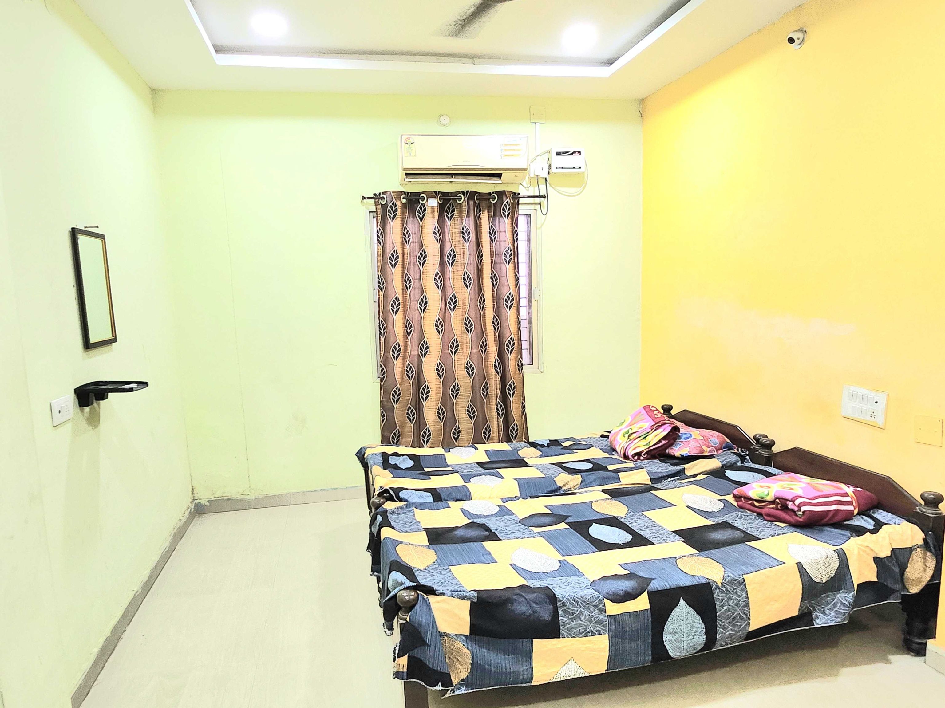 Hotel O Chandras Luxury Rooms - Tap to explore photos
