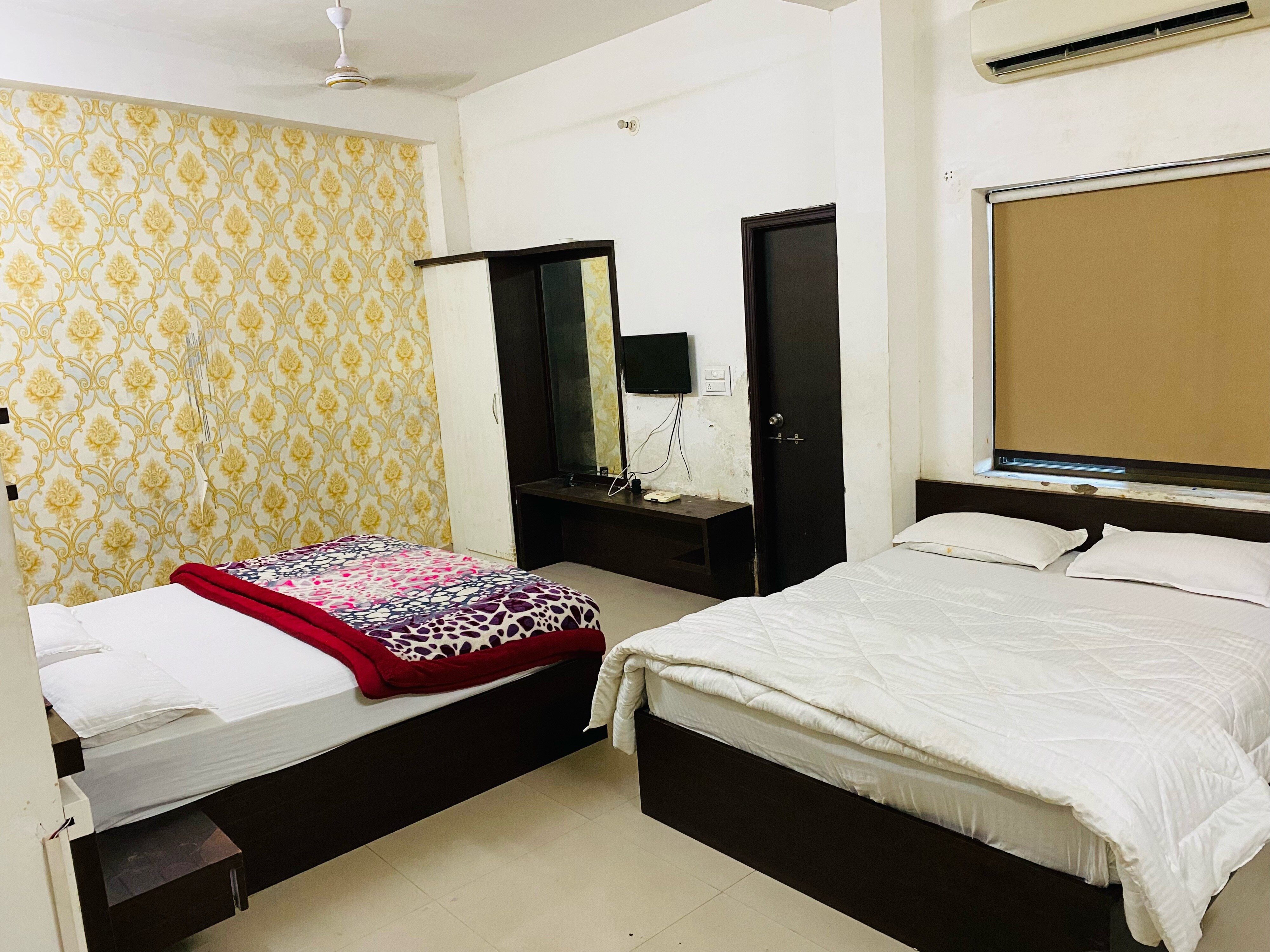 Brij kanha resort - Tap to explore photos