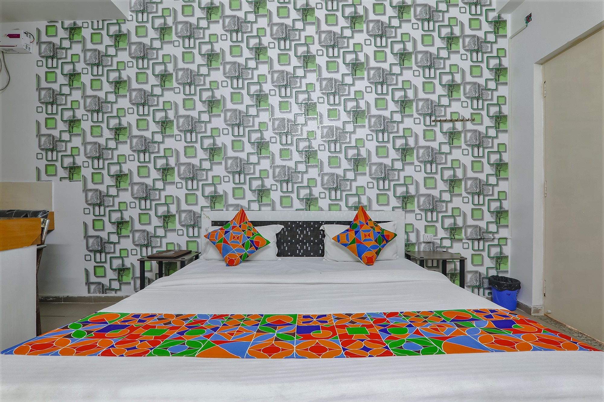 FabExpress Ashiyana Inn - Tap to explore photos