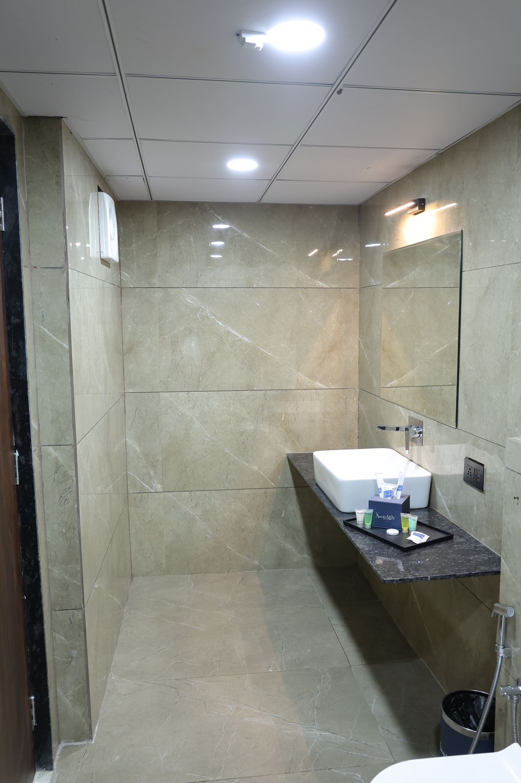 Lords Eco Inn Jamnagar- Maheshwari Nagar - Tap to explore photos