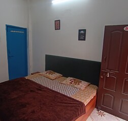 Double bed non ac room