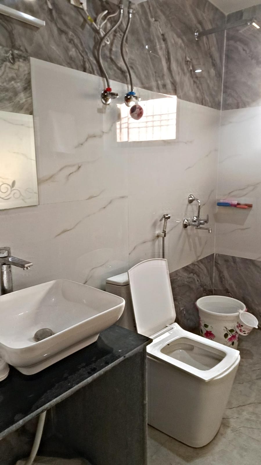 Madhav hill view homestay laadpura orchha - Tap to explore photos
