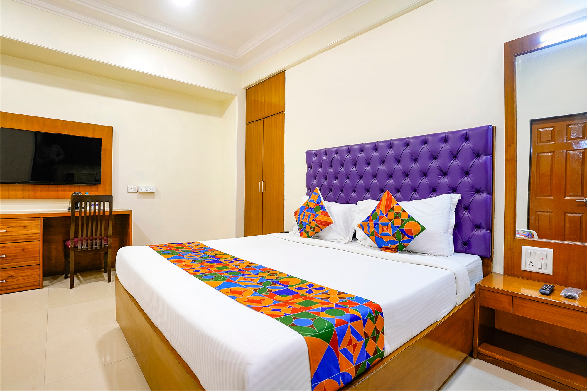 FabHotel Cruz Royale - Nr- Bandra West - Tap to explore photos