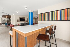 Holiday Inn Express & Suites SUISUN CITY, Solano