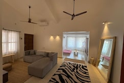 North Goa 2bhk, near Coconut tree road parra, Bohemian house, Goa
