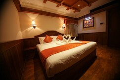 Hotel Doubloon, Chirayinkeezhu