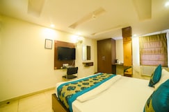 Hotel Pawan Plaza near Sir Ganga Ram Hospital, Delhi