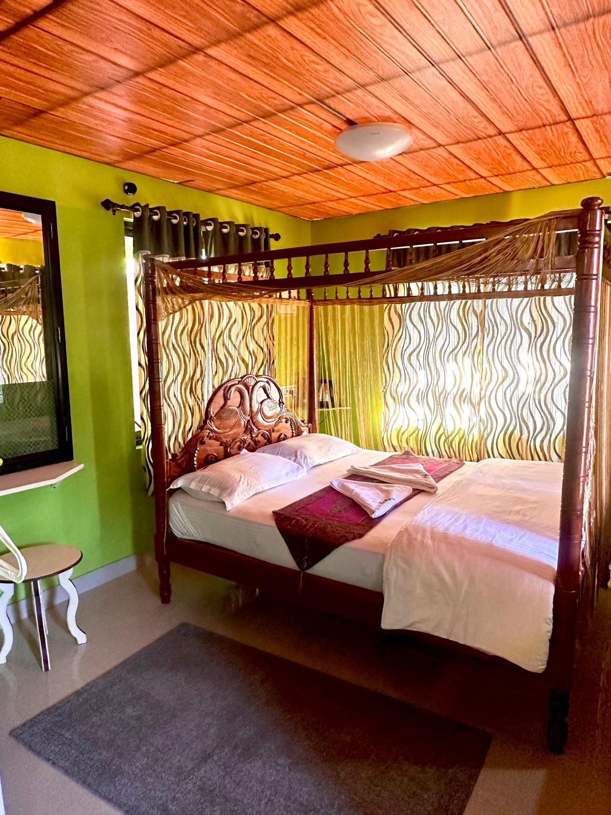 Pugmarks Jungle Lodge - Tap to explore photos