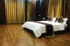 Arya Sheraton, Nimaaj