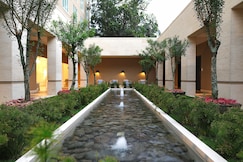 Real InterContinental at Multiplaza Mall, San Rafael