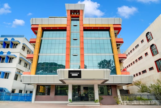 Super Townhouse Mysore Central